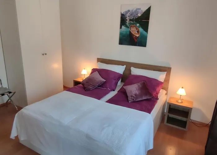 Apartments E&F, Veruda Porat, Free Parking