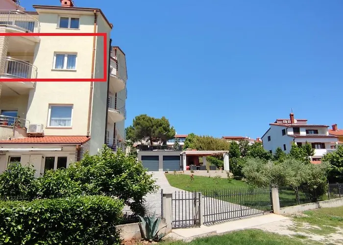 Apartments E&F, Veruda Porat, Free Parking
