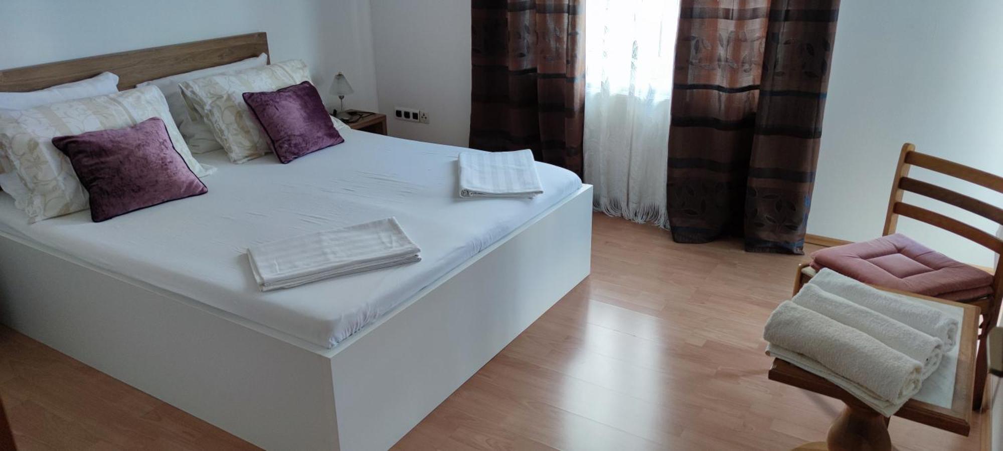 E&f, Veruda Porat, Free Parking Apartman Póla